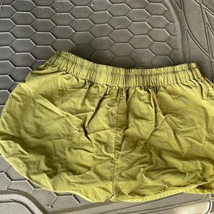 RUNNING SHORTS WITH POCKETS